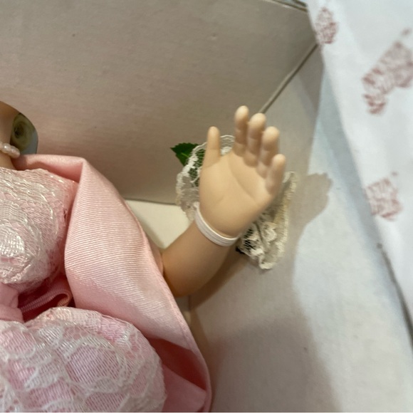 ROCK and ROLL DOLL Collection Princeton Gallery Chantilly Lace Porcelain In Box - Picture 7 of 11